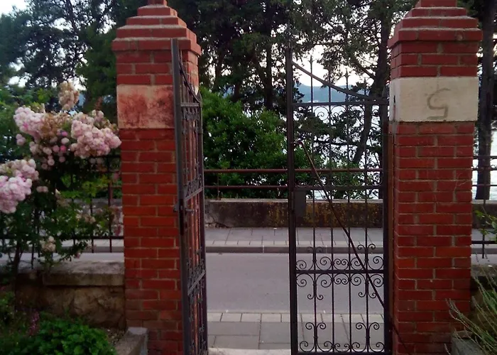 By The Sea - 11686 *